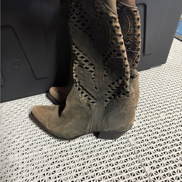 Charles David Brown Leather Cutout Western Style Boots - Picture 2 of 6